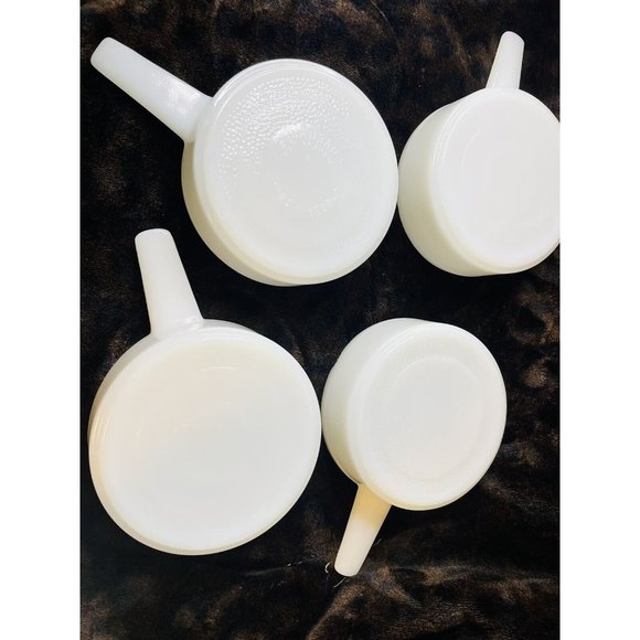 Set 4 w 3 Lids Handled White Milk Glass Ovenware 14oz USA Bowls Vintage - Picture 3 of 10